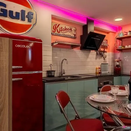 شقة American Dinner At The سالو